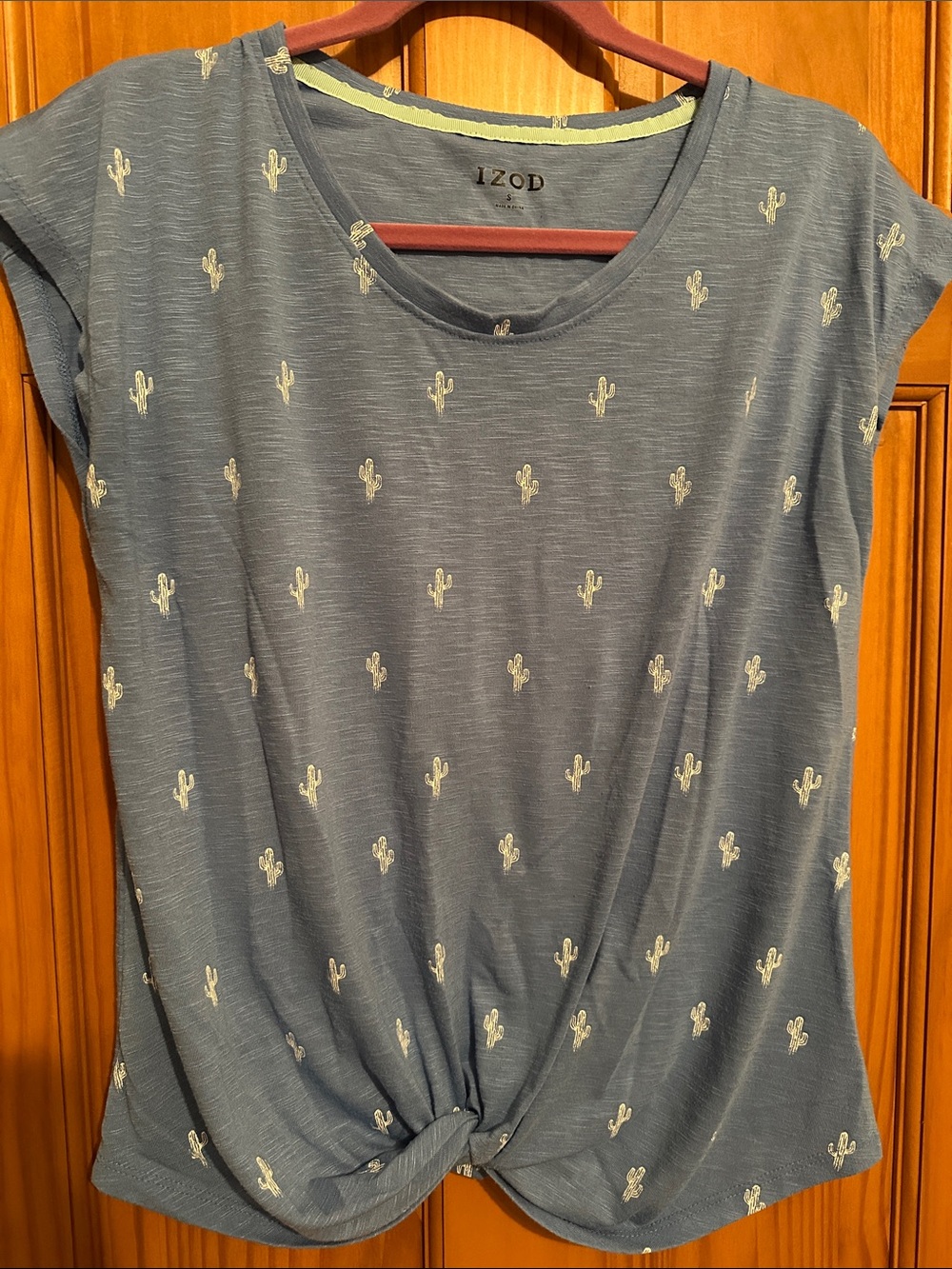 Izod Blue Cactus-Print Knot Front Short Sleeve Tee